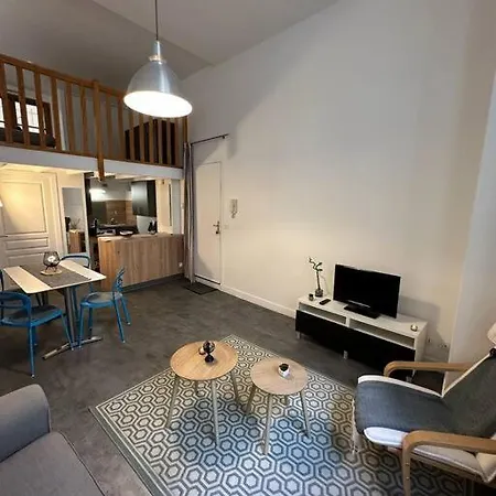 Dans Ancien Historique *